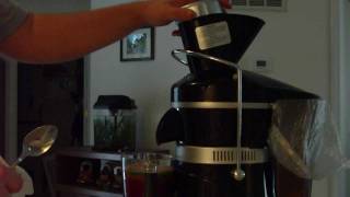 The Jay Kordich Power Grind Pro Juicer in action!