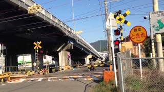 呉線竹原駅東汐入踏切通過