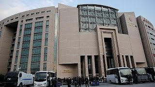 Turkey raids courthouses and jails in post-coup purge