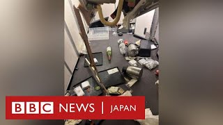 天井に頭打ちつけ、宙返りになる人も　シンガポール航空機が乱気流で緊急着陸