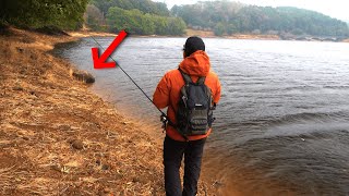 This is an amazing fishing method that allows you to catch fish in the freezing cold by simply re...