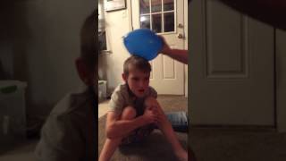 Static electricity with balloon and hair