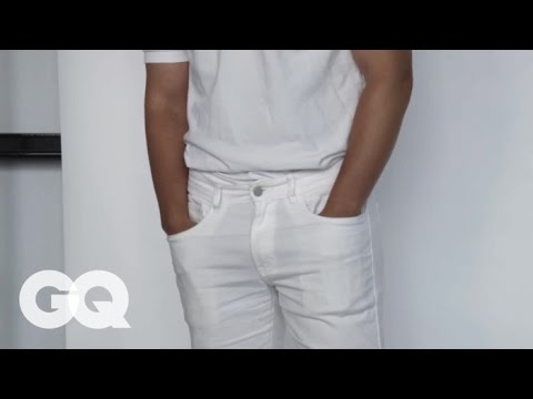 How to Get a Stain out of White Jeans How to Get a Stain out of White Jeans