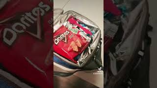 New Series Lunchbox Notes #1! I pack my kids lunch making sure she gets a note from daddy at school!