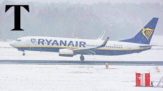 LIVE: Manchester Airport - Planes land amid snow and ice warnings