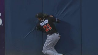 MIA@ATL: Yelich runs into wall, makes impressive grab