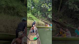 NAIK PERAHU PANJANG//SEMUA DI BELAKANG #dayak #sungai #perahu #borneo #everyone #shorts #viralvideo