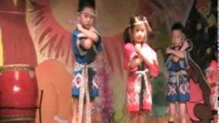 台湾台中エンジェル2009年安君兒幼稚園日僑部梅組才藝表演影片第一段.MPG