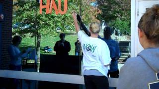 SRU students decorate campus for Homecoming