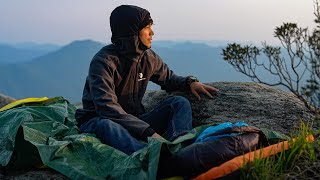 1,000m Alone in the crevice of a mountain cliff, without a tent, overnight [Solo Camping]