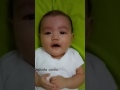 Bayi membawakan berita ramalan cuaca hujan - babygirl is a reporter