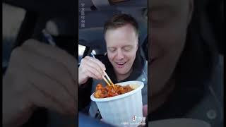 新疆炒米粉来了！这也太爽了吧！点个赞！ #shortsfeed #shortvideo #mukbang #chinesecuisine #吃播 #炒米粉 #shorts #short