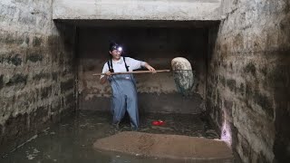 海边闸门洞里有动静，水坑里猛货横冲直撞，渔妹花了一小时才拿下