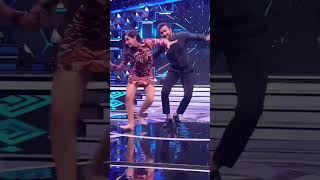 Nora Fatehi And Terence Lewis Stunning Dance NAACH MERI RANI Fever FM