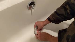 HOW TO PLUG YOUR TUB LIFE HACK