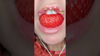 ASMR Satisfying Eating Fresh Strawberry 🍓 #asmr #strawberry #eatingshow