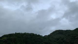 ウェザーリポート動画1025@四国中央市07:38頃 ポツポツ降る雨空