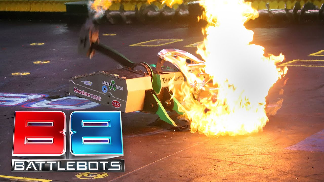 They Re Stopping The Fight Blacksmith Vs Quantum Battlebots Youtube