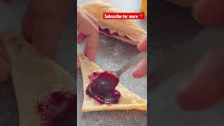 Delicious 🤤 Puff pastry idea#recipe #nesquik #strawberries #shorts #subscribe#viral