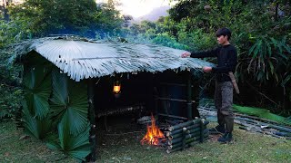 30 DAYS SOLO SURVIVAL CAMPING in the Rainforest : Search wild food, Survival Shelter. Full videos