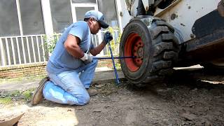 Arreglando la llanta