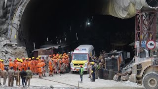 Rescatados con éxito los 41 trabajadores que permanecían atrapados en un túnel en la India