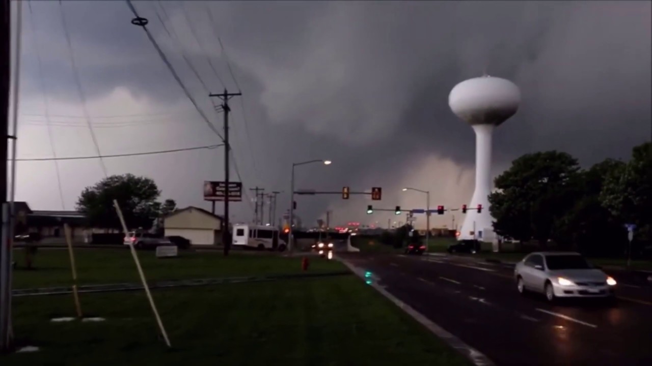 HUGE EF5 Tornado In Moore Oklahoma May 20, 2013 - YouTube