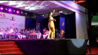 Sonalee Kulkarni Performance on Apsara Aali in AISSMS IOIT College