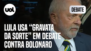 Lula vai a debate com 'gravata da sorte' e fala de troca de acusações com Bolsonaro em campanha