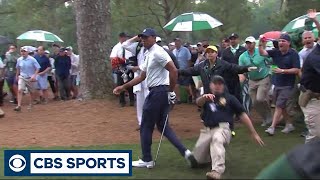 Security guard makes contact with Tiger Woods at the Masters | CBS Sports
