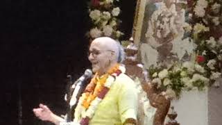 2 Shrutakirti Prabhu 🙏🏼 remembering Srila Prabhupada 🙏🏼 at Iskcon Delhi Auditorium