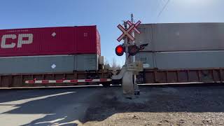 CP 9371 \u0026 BNSF 7800 at Chelmsford (3/21/21)