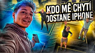 EXTREMNÍ HONĚNÁ NA TRAMPOLÍNÁCH! | KDO DOSTANE IPHONE?!