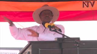 OKULWANYISA ENGUZI:  Museveni olunwe alusonze mu bakozi ba gavumenti