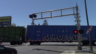 14th Ave. Railroad Crossing, UP 8227 QRVWC Manifest South, Sacramento California