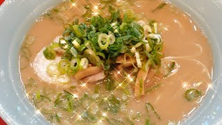 #ラーメン#京都#グルメ　豚骨スープのいい匂いが外まで香る　銀閣　ラーメン（並）