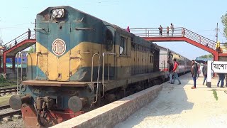 White Coach 762 Sagordari Express train | Diesel Locomotive 6407 | Bangladesh railway .