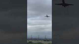 Alliance airlines Fokker 100 overhead takeoff at Perth Airport