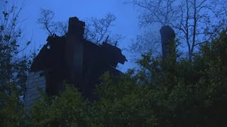 2-alarm fire destroys vacant building in Pittsburgh