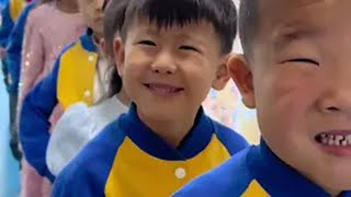 东北话你能听懂多少，快来围观吧。语出惊人的熊孩子 幼儿园里欢乐多  孩子你无敌了 内容启发搜索 萌娃来袭