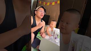 李老板：我跳的这么卖力，你就给我吃一小口？#人类幼崽成长记 #尿不湿惹不起 #࿆抖音热门