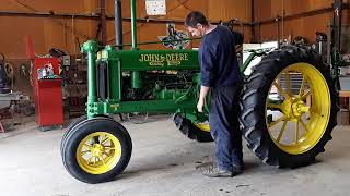 1936 unstyled John Deere model B Hand start