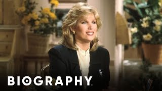 Joan Lunden - American Journalist | Mini Bio | BIO