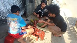 PROSES PENGECAT AN GAMELAN BESI. NDADAK CUSTOM