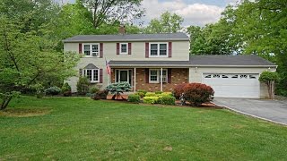 Home for sale - 11 Woodcrest Drive, Hopewell Junction, NY 12533