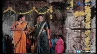 En Purushanthaan Enakku Mattum Thaan Movie Climax