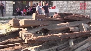 Yol ayrıcında qalan məcburi köçkünlər