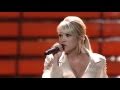 Carrie Underwood (on American Idol season 7 Finale) - Last name