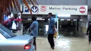 Banjir kilat berlaku di bandar Johor Bahru 9 may 2010. Part2