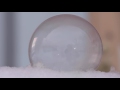 在北極吹泡泡 blow a bubble in arctic